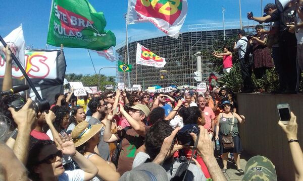 Ato na zona sul do Rio de Janeiro contra o presidente Michel Temer - Sputnik Brasil