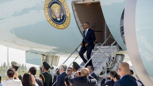 Presidente norte-americano Barack Obama desce do avião no aeroporto de Hwanghae, China, 3 de setembro de 2016 - Sputnik Brasil
