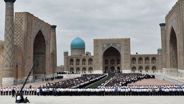 Cerimônia de despedida com o presidente Islam Karimov na cidade de Samarcanda, no Uzbequistão - Sputnik Brasil