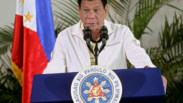 Presidente das Filipinas Rodrigo Duterte discursando antes de partir para a cúpula da ASEAN em Laos, 5 de setembro de 2016 - Sputnik Brasil