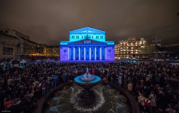 O espetáculo do Festival Círculo de Luz no edifício do Teatro Bolchoi em 2015 - Sputnik Brasil