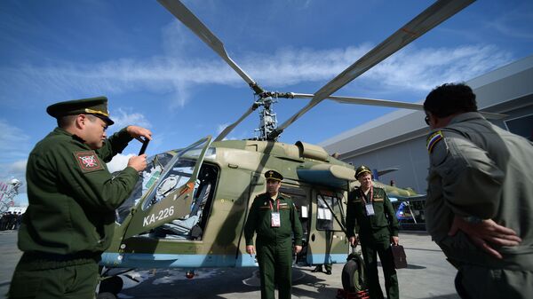Um helicóptero ligeiro russo Ka-226T no Fórum Internacional Técnico Militar do Exército - Sputnik Brasil