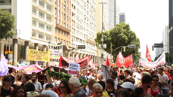 Manifestação 'Fora Temer' no feriado de 7 de Setembro no Rio de Janeiro - Sputnik Brasil
