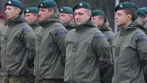 Militares lituanos na Ucrânia, 23 de novembro de 2015 - Sputnik Brasil