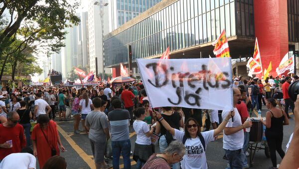 Manifestantes realizam ato em São Paulo contra o governo Temer - Sputnik Brasil