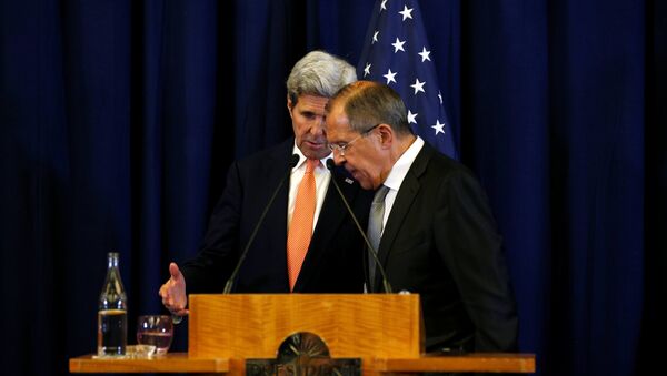 Secretário de Estado John Kerry e o ministro das Relações Exteriores russo, Sergei Lavrov - Sputnik Brasil