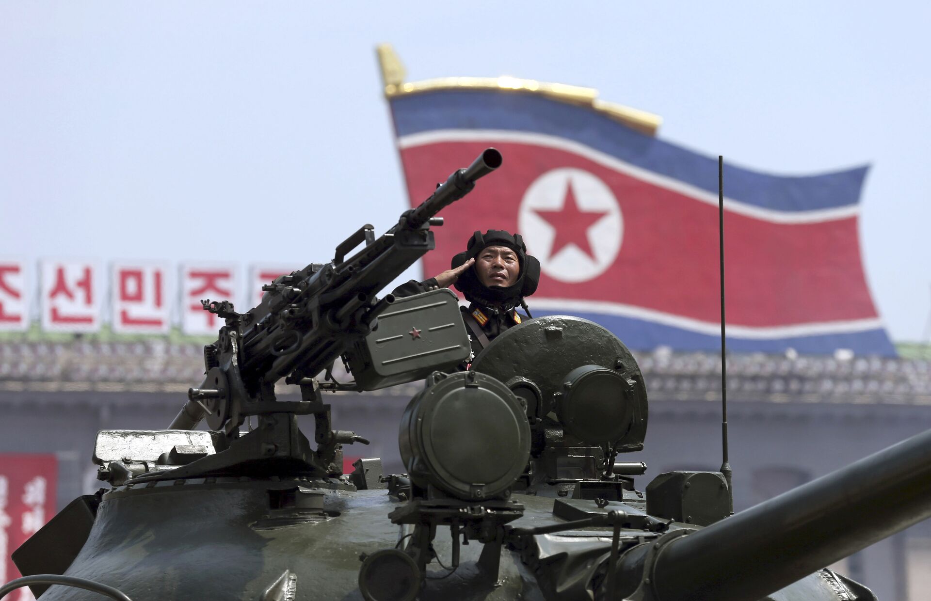 'Mudança de geração': Kim Jong-un aponta novos chefes para Marinha e Força Aérea norte-coreanas - Sputnik Brasil, 1920, 25.02.2021