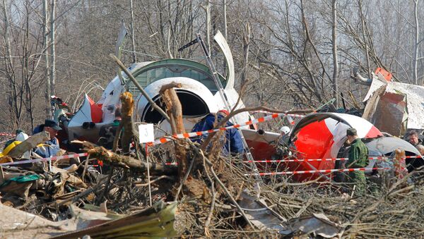 Fragmentos do avião presidencial polonês perto da cidade russa de Smolensk em 2010 - Sputnik Brasil