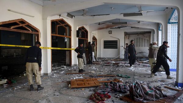 Explosão em uma mesquita do Paquistão (foto de arquivo); mesquitas e escolas são alvos preferidos de atentados do Talibã paquistanês - Sputnik Brasil