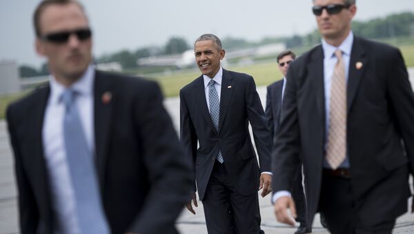 Presidente norte-americano Barack Obama chega ao aeroporto de South Bend, Indiana, EUA, junho de 2016 - Sputnik Brasil