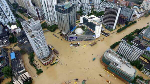 Enchente em Xiamen, na província de Fujian, causada pelo tufão Megi - Sputnik Brasil