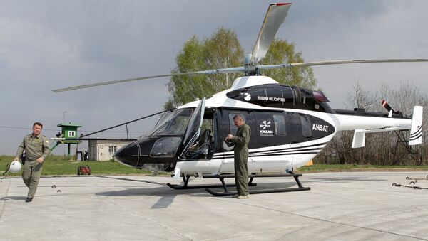 Teste do novo helicóptero russo Ansat produzido na fábrica de helicópteros de Kazan, Rússia - Sputnik Brasil