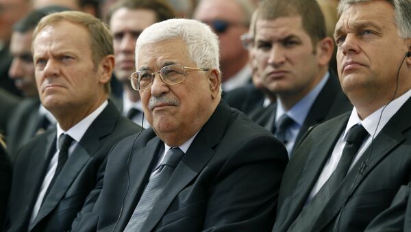 Presidente da Autoridade Nacional palestina Mahmud Abbas (centro) no funeral do ex-presidente israelense Shimon Peres - Sputnik Brasil