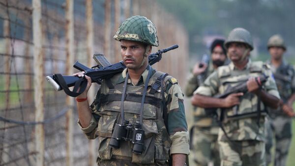 Forças de segurança indianas atuando na fronteira entre Índia e Paquistão (foto de arquivo) - Sputnik Brasil