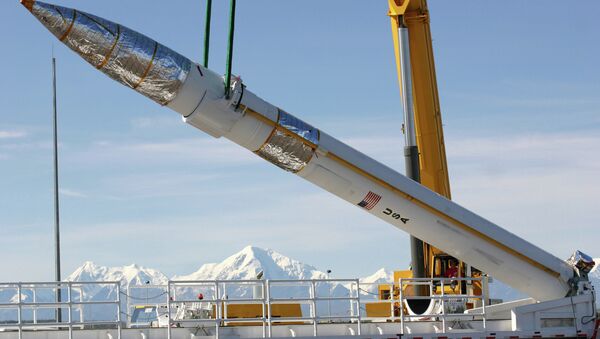 A ground-based missile interceptor is lowered into its missile silo - Sputnik Brasil