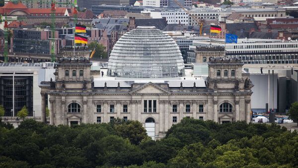 The Reichstag building, house of German parliament Bundestag in Berlin - Sputnik Brasil