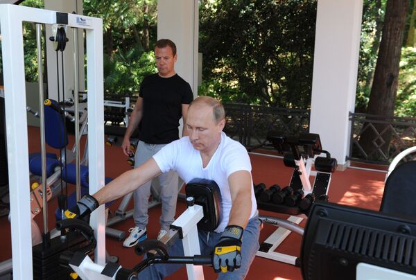 Presidente e primeiro-ministro da Rússia durante um treinamento conjunto na residência presidencial Bocharov Ruchey em Sochi, Rússia - Sputnik Brasil