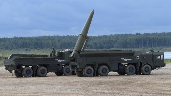 Sistema de mísseis Iskander-M durante o desfile de equipamento militar no polígono de Alabino no Fórum militar EXÉRCITO 2016, região de Moscou, Rússia, setembro de 2016 - Sputnik Brasil