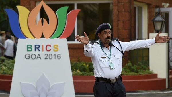 Policial indiano perto de hotel Taj em Goa, Índia, 14 de outubro de 2016 - Sputnik Brasil