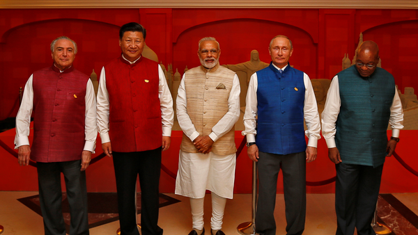 Líderes dos BRICS em trajes indianos - Sputnik Brasil