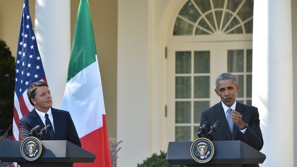 O premier italiano, Matteo Renzi, ao lado do presidente norte-americano, Barack Obama, na Casa Branca - Sputnik Brasil