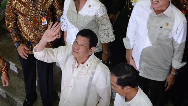 Presidente das Filipinas, Rodrigo Duterte durante visita a Jacarta (Indonésia), setembro de 2016 - Sputnik Brasil