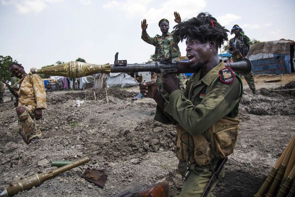 Soldados do Exército de Libertação do Povo do Sudão (SPLA) nos arredores da cidade de Malakal, Sudão do Sul, 16 de outubro de 2016 - Sputnik Brasil