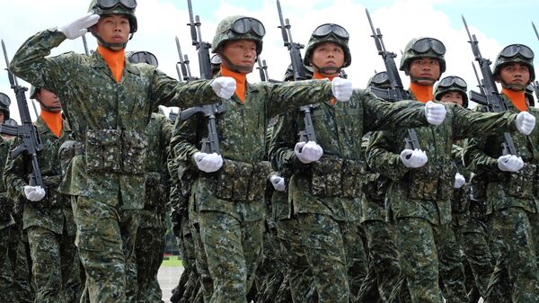 Soldados da Academia Militar de Taiwan durante desfile (foto de arquivo) - Sputnik Brasil