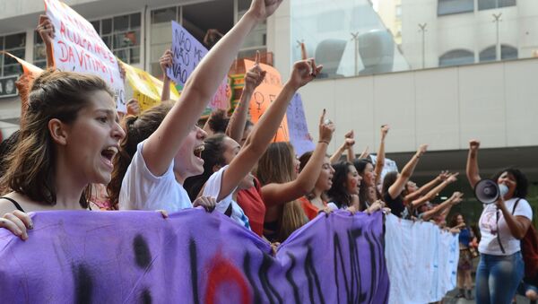 Mulheres protestam em SP contra o aumento dos casos de violência - Sputnik Brasil