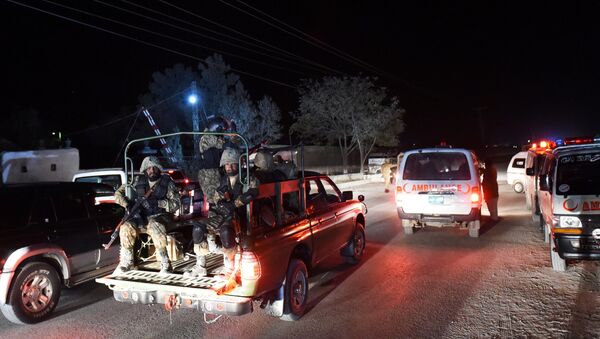 Militares se deslocam para academia de polícia invadida por terroristas na cidade paquistanesa de Quetta - Sputnik Brasil