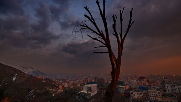 Uma vista de Teerã ao pôr-do-Sol - Sputnik Brasil
