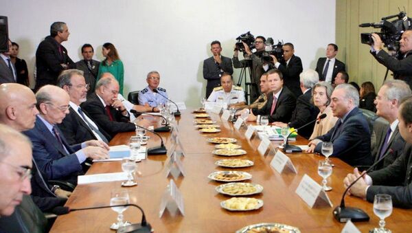 Os Três Poderes se reúnem para discutir pacto nacional para segurança - Sputnik Brasil