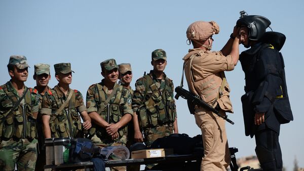 Militares sírios treinando para usar explosivos - Sputnik Brasil