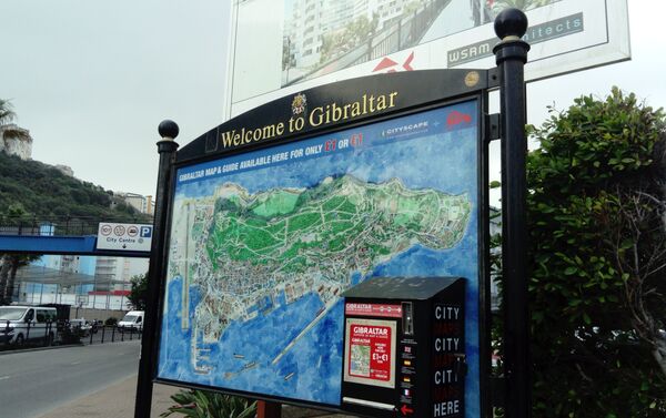 Placa de boas-vindas em Gibraltar - Sputnik Brasil