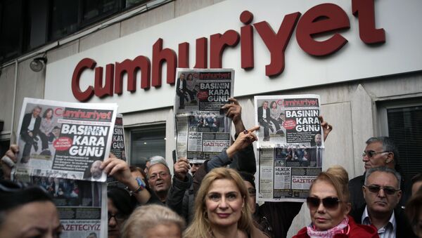 Jornal turco Cumhuriyet - Sputnik Brasil