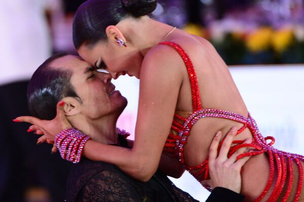 Atuação de Roman Kovgan e Daria Paley no Campeonato Mundial de Danças Latinas no Palácio Estatal do Kremlin, em Moscou - Sputnik Brasil