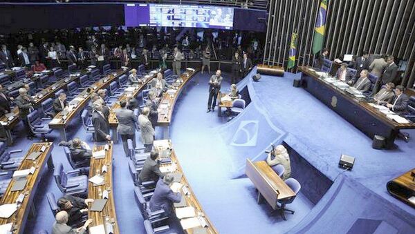 Senadores votam em 1º turno PEC da Reforma Política na quarta-feira (9). - Sputnik Brasil
