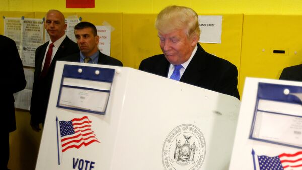 Republican presidential nominee Donald Trump votes at PS 59 in New York, New York, U.S. November 8, 2016 - Sputnik Brasil