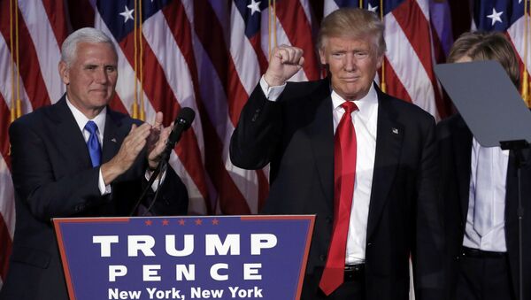 Trump e Pence em Nova-York, 9 de Novembro 2016 - Sputnik Brasil