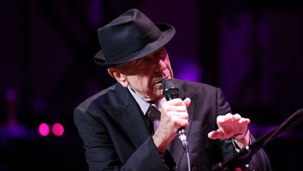 Leonard Cohen performs on the Old Ideas World Tour, at The Fabulous Fox Theatre on Friday, March 22, 2013, in Atlanta - Sputnik Brasil