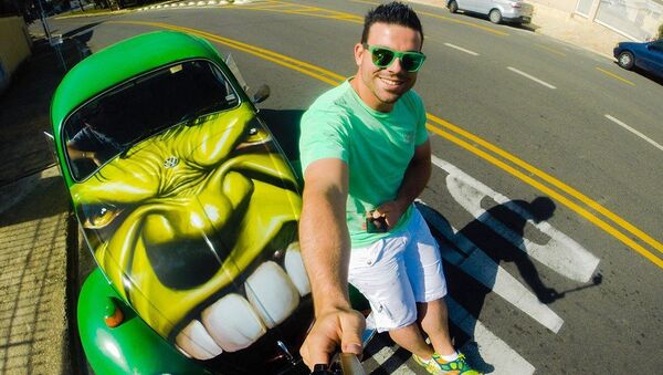 Diego e o Fusca Hulk pelas ruas de Campinas - Sputnik Brasil