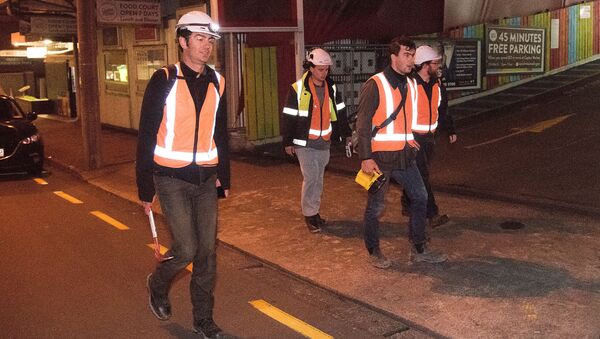 Engenheiros realizam inspeção em prédios de Wellington após terremotos que atingiram a Zova Zelândia - Sputnik Brasil