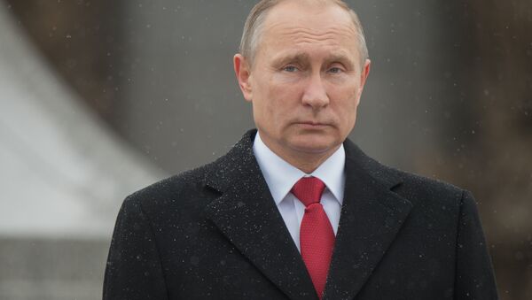 Presidente russo Vladimir Putin na praça Borovitskaya em Moscou - Sputnik Brasil