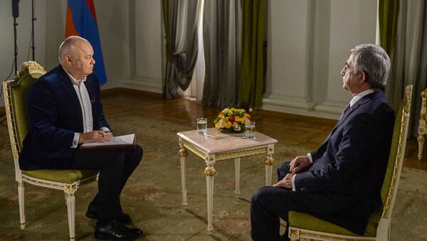 Entrevista do presidente da Armênia, Serj Sargsyan, ao diretor da agência de notícias 'Rossya Segodnya', Dmitry Kisilev, para a Sputnik Armenia - Sputnik Brasil