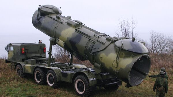 La variante Variante móvel do lançador de mísseis de cruzeiro P-35; a instalação na Crimeia receberá silos estacionários para este tipo de muniçãomóvil de la lanzadera de misiles de crucero P-35; la instalación en Crimea está dotada con silos estacionarios para este tipo de municiones - Sputnik Brasil