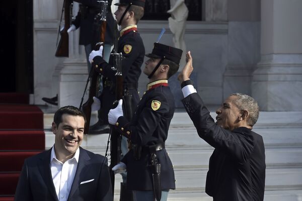 Premiê grego Aléxis Tsípras e Barack Obama durante sua última visita à Europa no cargo de presidente - Sputnik Brasil