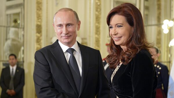 Vladimir Putin e Cristina Kirchner, presidentes de Rússia e Argentina. - Sputnik Brasil