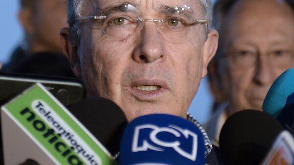Álvaro Uribe - Sputnik Brasil