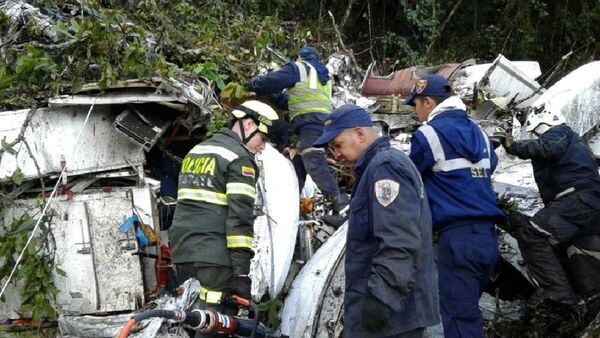 Imagens do resgate do acidente com a equipe da Chapecoense - Sputnik Brasil