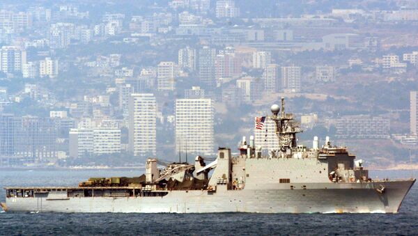 Navio norte-americano USS Whidbey Island (LSD 41) perto do litoral de Beirute, Líbano (foto de arquivo) - Sputnik Brasil